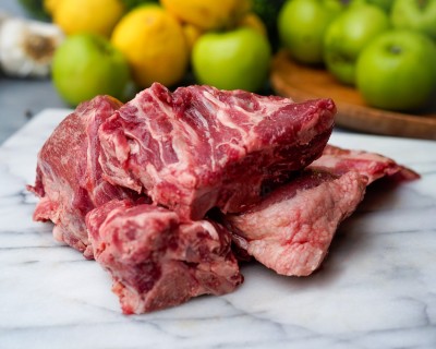 Свинина на кости охлаждённая 1 кг - купить в Лучке